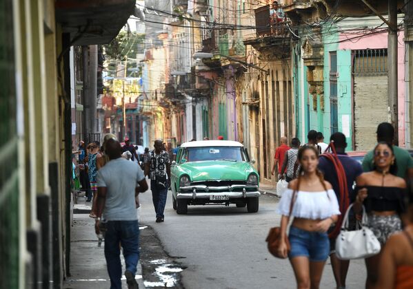 Moradores da parte histórica de Havana - Sputnik Brasil
