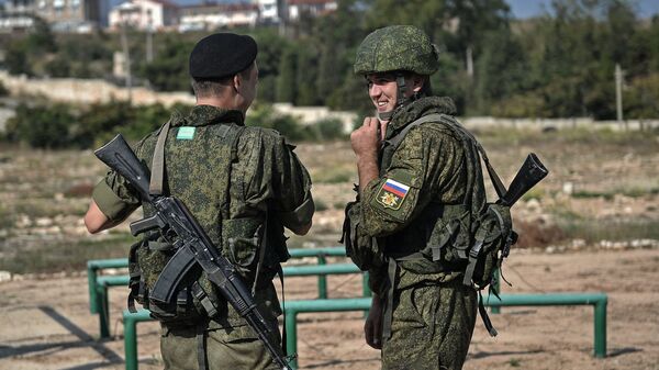 Militares russos durante concurso militar na Crimeia, Rússia (foto de arquivo) - Sputnik Brasil