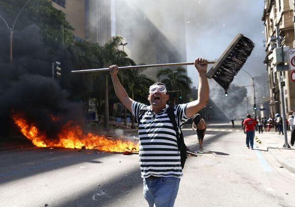 Manifestações no Rio de Janeiro contra programa de austeridade do governo brasileiro - Sputnik Brasil