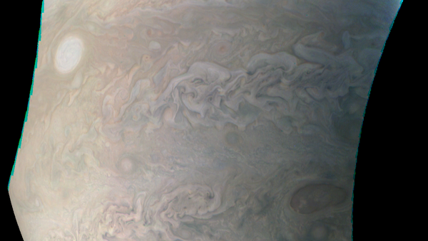 Imagem de uma das pérolas de Júpiter - grande furacão de tamanho de Terra - tirada pela sonda Juno - Sputnik Brasil