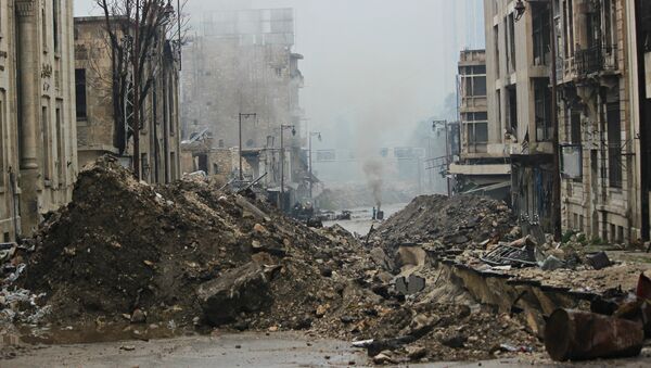Praça principal na antiga cidade de Aleppo oriental, libertada um dia antes pelo exército sírio - Sputnik Brasil