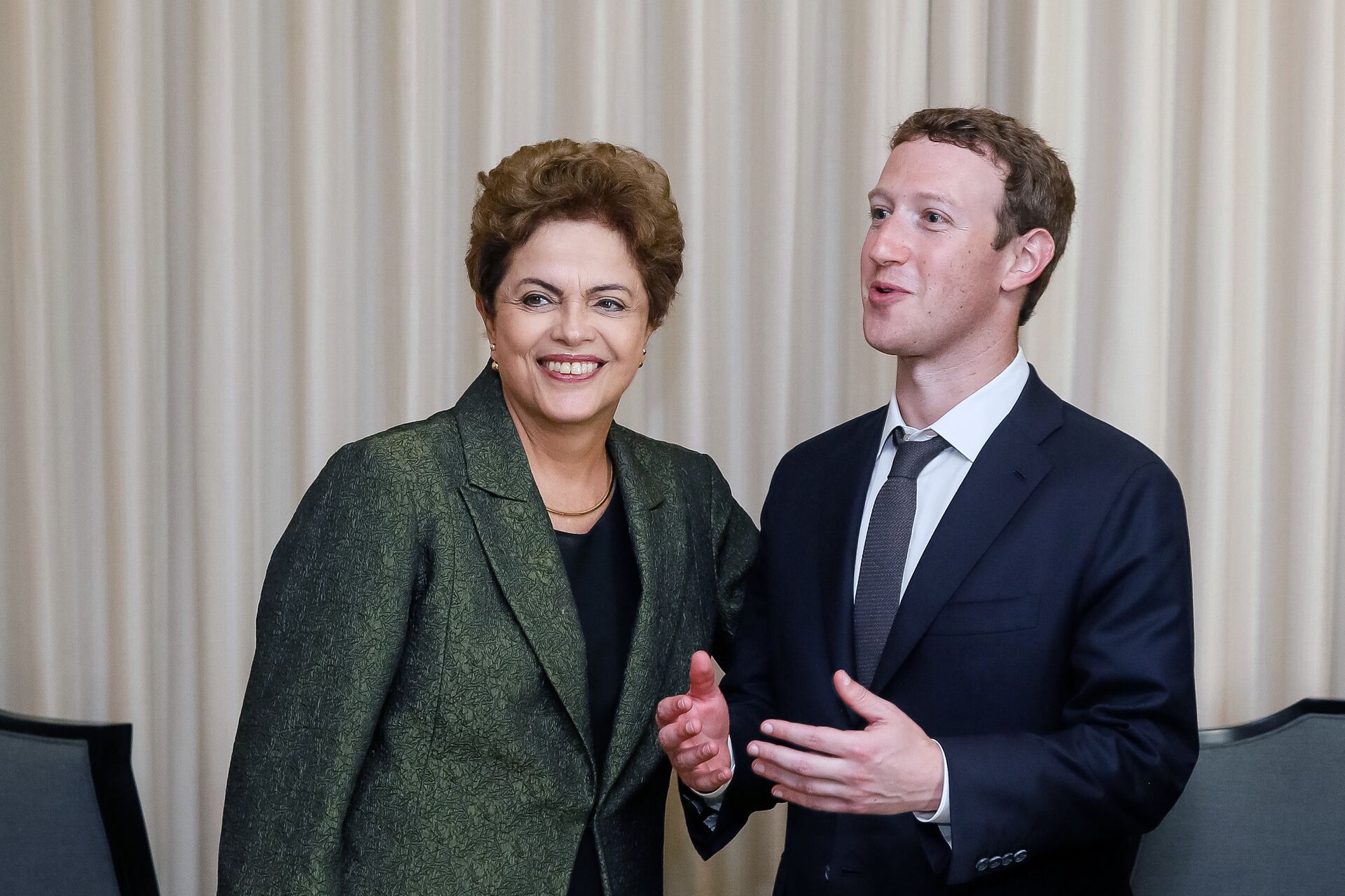 Dilma Rousseff e Mark Zuckerberg  - Sputnik Brasil, 1920, 08.04.2022