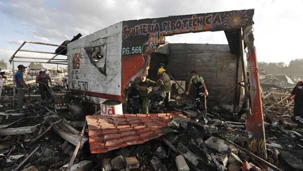 Explosão por fogos de artifício no México - Sputnik Brasil