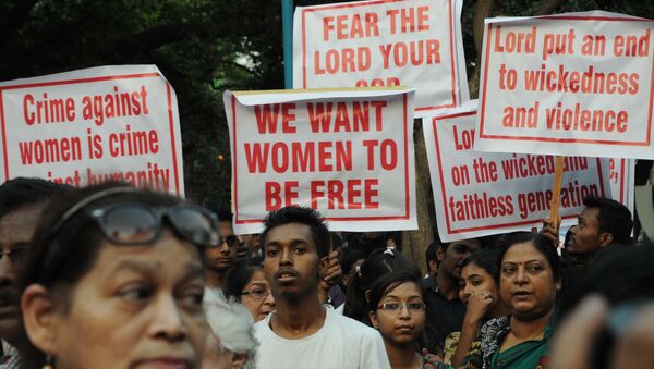 Indianos vão às ruas de Calcutá para protestar pelo fim da violência contra as mulheres (arquivo de março de 2015) - Sputnik Brasil