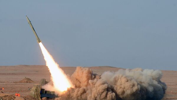 Exercícios de sistemas de mísseis Fateh, Irã, 2012 (foto de arquivo) - Sputnik Brasil