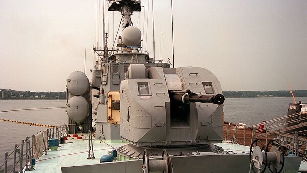 O canhão automático AK-176 instalado em um dos navios da Marinha russa - Sputnik Brasil