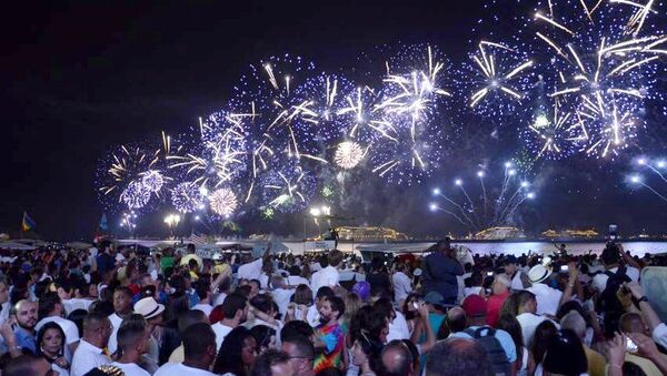 Dois milhões de pessoas são esperadas para a festa de Réveillon em Copacabana, na Zona Sul do Rio de Janeiro - Sputnik Brasil
