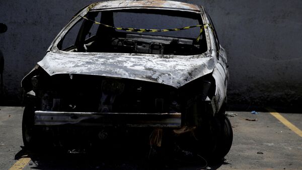 Carro quemaido do embaixador grego morto no Brasil - Sputnik Brasil