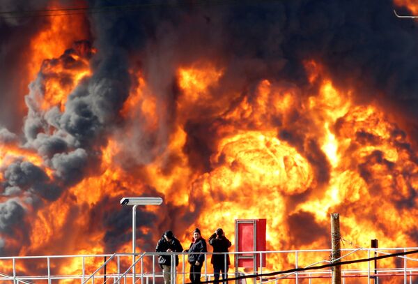 Explosão em refinaria de petróleo em Israel - Sputnik Brasil