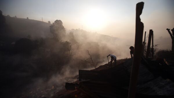 Incêndio florestal em Valparaiso, no Chile - Sputnik Brasil