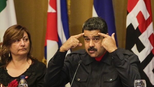 Presidente da Venezuela, Nicolás Maduro, fala e gesticula durante um encontro com o Comitê Executivo do Foro de São Paulo em 11 de janeiro de 2017 - Sputnik Brasil
