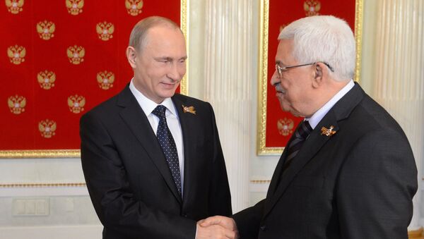 Presidente russo Vladimir Putin em encontro com o presidente da Palestina, Mahmoud Abbas, em 9 de maio de 2015. - Sputnik Brasil