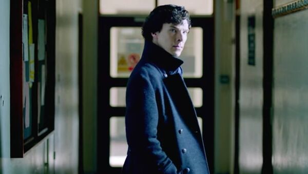 Benedict Cumberbatch interpreta o papel de Sherlock Holmes na série de TV - Sputnik Brasil