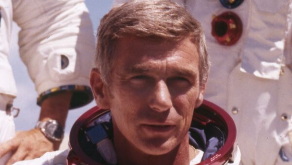 Eugene Cernan, astronauta norte-americano, último homem a pisar na Lua - Sputnik Brasil