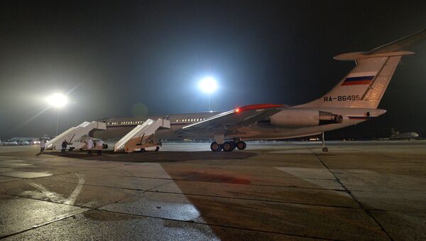 Avião russo evacua pessoas no aeroporto Chkalovsky, no Iêmen - Sputnik Brasil