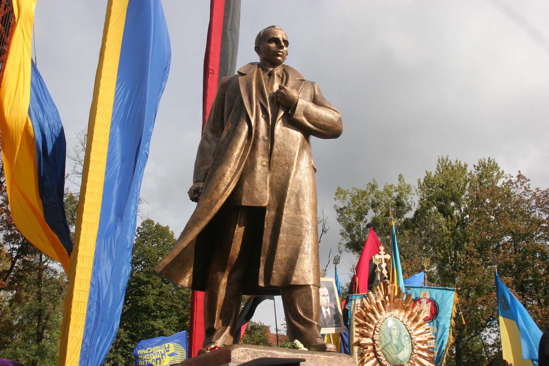 Inauguração do monumento a Stepan Bandera, líder ideológico da Organização dos Nacionalistas Ucranianos, em Lviv (Ucrânia) - Sputnik Brasil, 1920, 25.03.2022