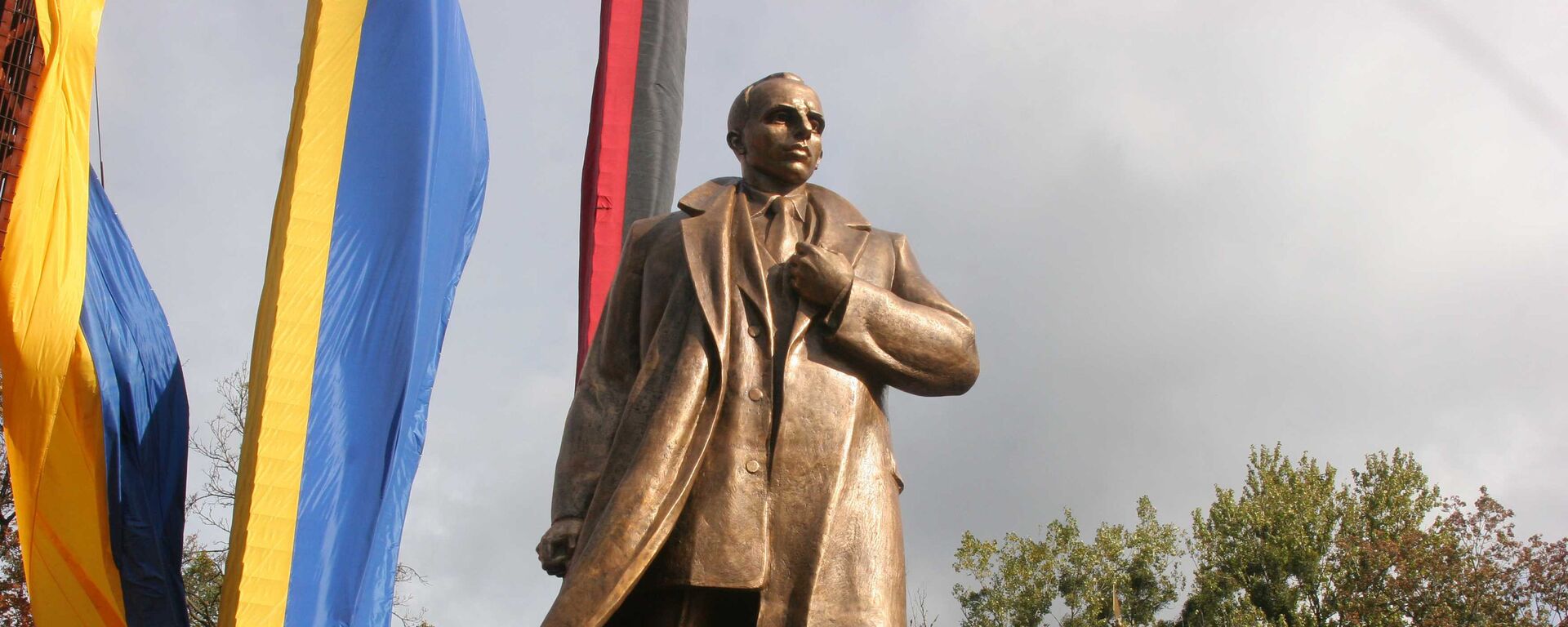 Inauguração do monumento a Stepan Bandera, líder ideológico da Organização dos Nacionalistas Ucranianos, em Lviv (Ucrânia) - Sputnik Brasil, 1920, 13.07.2022