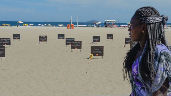 Manifestação em Copacabana de protesto contra a morte de crianças por balas perdidas - Sputnik Brasil