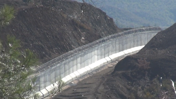 Turquia constrói muro na fronteira com a Síria - Sputnik Brasil