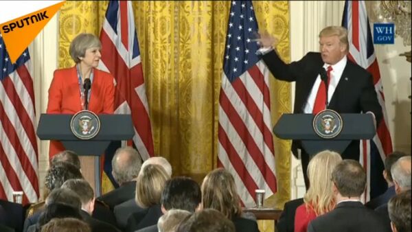 Conferência de imprensa conjunta com Theresa May e Donald Trump - Sputnik Brasil
