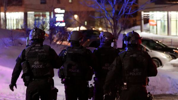 Policiais no local do ataque na cidade de Quebec. 29 de janeiro de 2017 - Sputnik Brasil