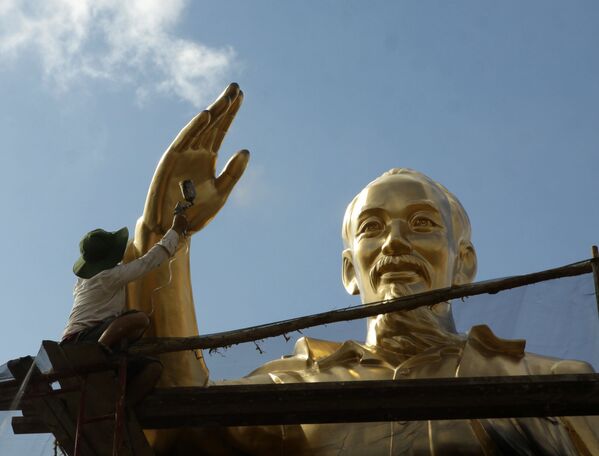 Monumento ao primeiro presidente do Vietnã do Norte, Ho Chi Minh, na cidade de Can Tho. - Sputnik Brasil