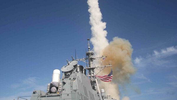 Lançamento de míssil Standard Missile (SM-3) pelo USS Decatur (DDG 73), um destróier da classe Arleigh Burke equipado com o sistema de combate Aegis e operando no Pacífico, em 22 de junho de 2007 - Sputnik Brasil