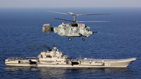 Porta-aviões Admiral Kuznetsov e helicóptero Ka-29 das Forças Armadas da Rússia no Mediterrâneo - Sputnik Brasil