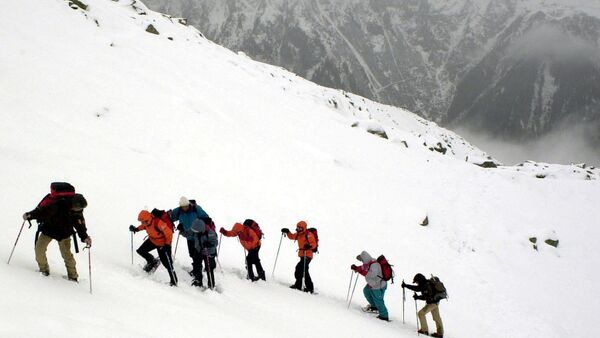 Alpinistas nas montanhas (foto de arquivo) - Sputnik Brasil