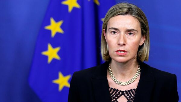 A Alta Representante da UE para Política Externa e Segurança, Federica Mogherini, na sede da Comissão Europeia em Bruxelas, em 2 de fevereiro de 2017 - Sputnik Brasil