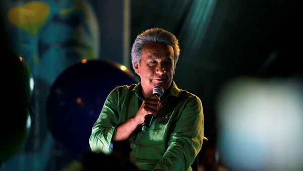 Lenin Moreno, presidential candidate from the ruling PAIS Alliance Party, gives a speech during his closing campaign rally in Guayaquil, Ecuador - Sputnik Brasil