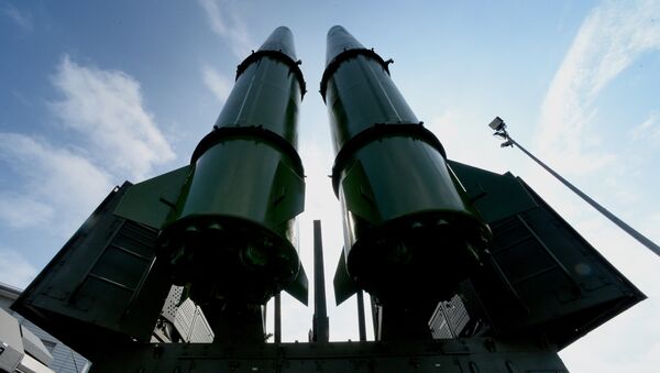 O sistema de mísseis balísticos Iskander-M exposto no fórum militar EXÉRCITO 2017 - Sputnik Brasil
