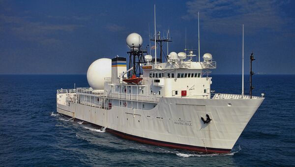 USNS Invincible, navio espião operado pelo Military Sealift Command, da Marinha dos Estados Unidos (Arquivo) - Sputnik Brasil