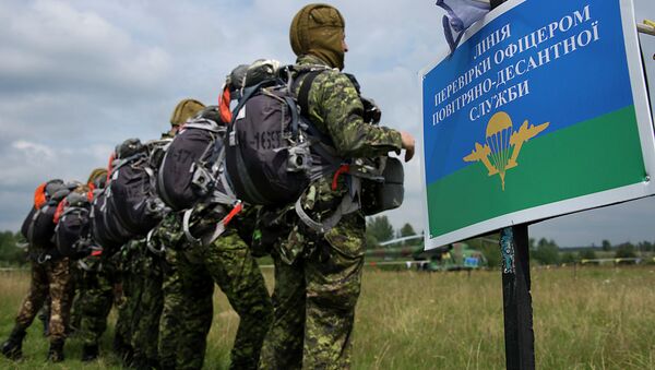 Soldados canadenses durante participação em exercícios militares na cidade de Yavoriv, na Ucrânia (Arquivo) - Sputnik Brasil