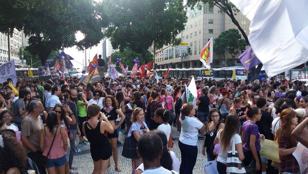 Manifestação na Candelária comemora Dia Internacional da Mulher e protesta contra agenda de reforma do governo - Sputnik Brasil