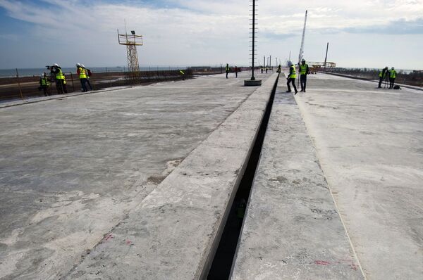 Ponte da Crimeia em construção - Sputnik Brasil