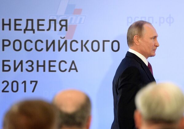 Presidente da Rússia, Vladimir Putin, na sessão plenária da União dos Industriais e Empresários da Rússia - Sputnik Brasil