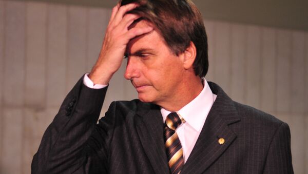 O deputado Jair Bolsonaro fala à imprensa sobre o requerimento que fez ao Conselho de Ética e Decoro Parlamentar pedindo sua convocação para prestar esclarecimentos sobre as declarações que fez em um programa de TV - Sputnik Brasil