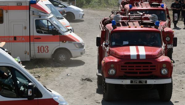 Caminhões de bombeiro e ambulância - Sputnik Brasil