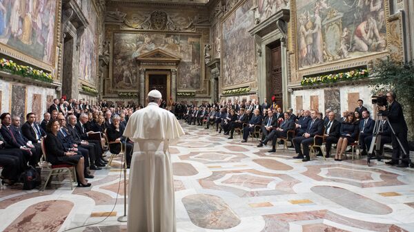 Papa Francisco discursa diante de líderes da União Europeia no Vaticano - Sputnik Brasil