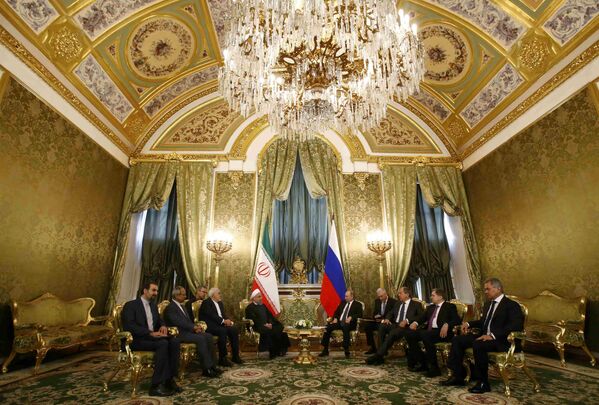 O presidente russo, Putin se reúne com presidente iraniano Rouhani no Kremlin em Moscou - Sputnik Brasil