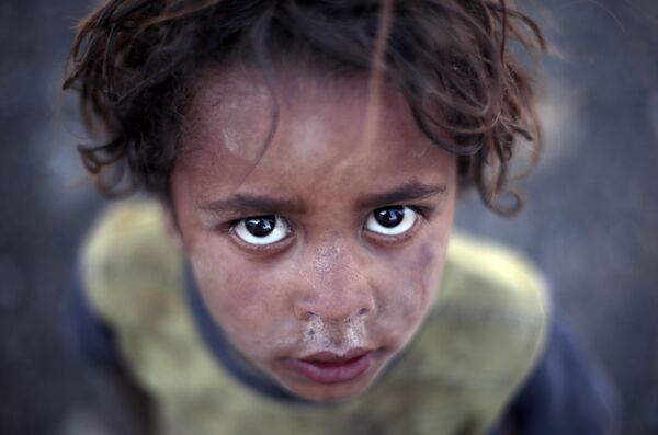 Criança em campo de refugiados no Iêmen - Sputnik Brasil