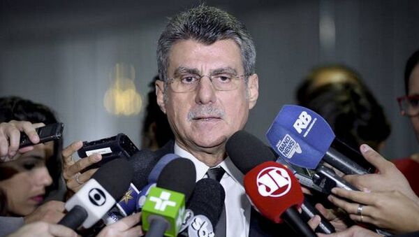 O líder do governo, Romero Jucá vê a medida como preventiva, mas admite que o corte reduza os investimentos em 2018 - Sputnik Brasil