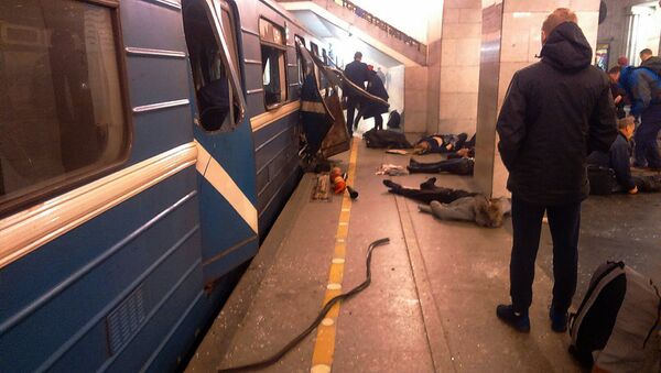 Consequências da explosão no metrô de São Petersburgo - Sputnik Brasil