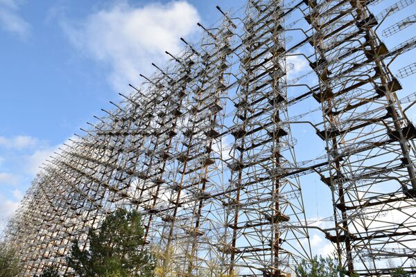 Antena da estação de radar desativada Duga-1 nos arredores de Chernobyl. A União Soviética a usava como sistema de detecção de lançamentos de mísseis balísticos intercontinentais - Sputnik Brasil