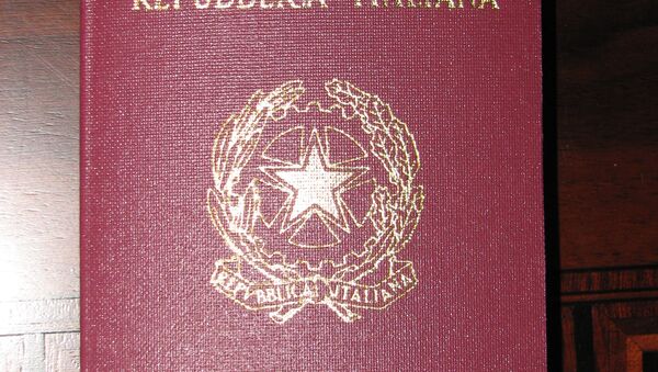 Il passaporto della Repubblica Italiana - Sputnik Brasil