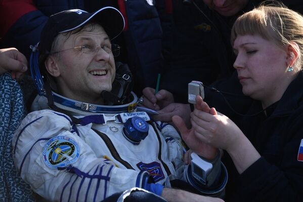 Borisenko passa por primeiros exames em terra após longo período no espaço - Sputnik Brasil