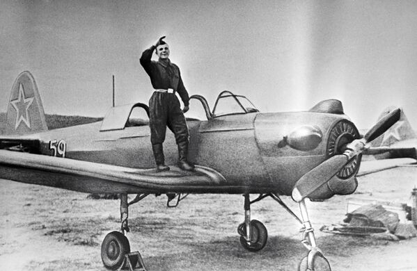 Yuri Gagarin – cadete da Escola de Aviação na cidade russa de Orenburgo - Sputnik Brasil