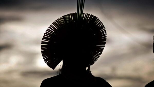 Índio com cocar durante a Semana dos Povos Indígenas no Pará - Sputnik Brasil