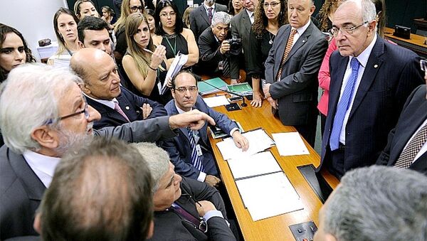 Falta de consenso entre oposição e governistas atrasou o andamento dos trabalhos da comissão da reforma da Previdência na Câmara - Sputnik Brasil